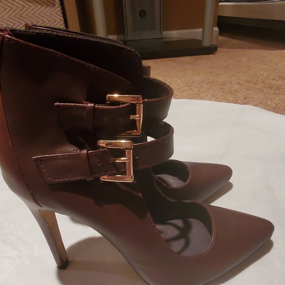 Heels - Picture 4 of 5